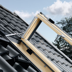 VELUX side-hung roof exit window GXL | Window types | VELUX Group